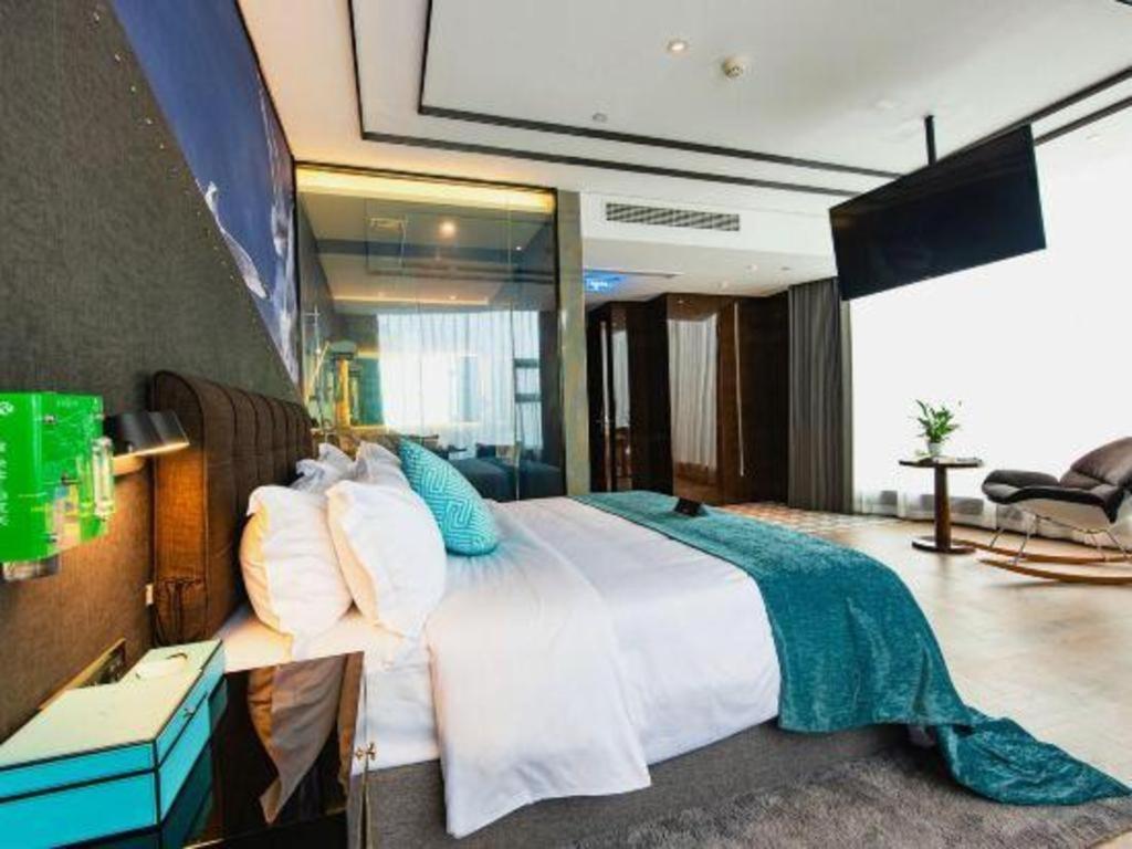 Xana Hotelle-Hotel Luzhou Baizitu Square Экстерьер фото