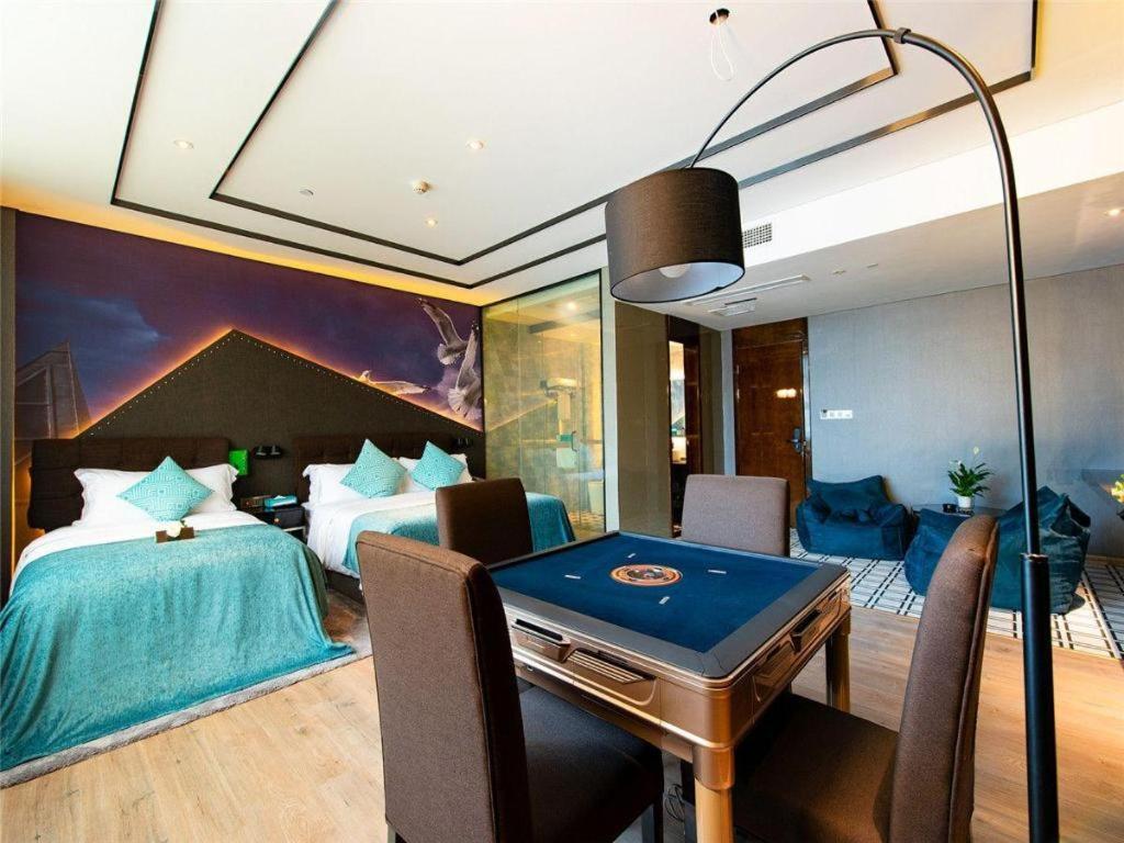 Xana Hotelle-Hotel Luzhou Baizitu Square Экстерьер фото