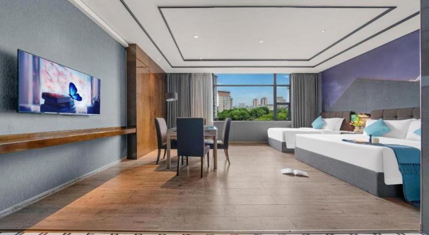 Xana Hotelle-Hotel Luzhou Baizitu Square Экстерьер фото