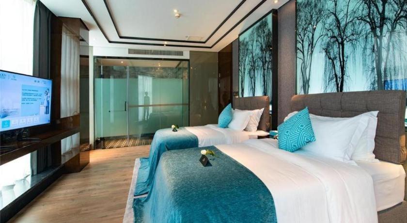 Xana Hotelle-Hotel Luzhou Baizitu Square Экстерьер фото